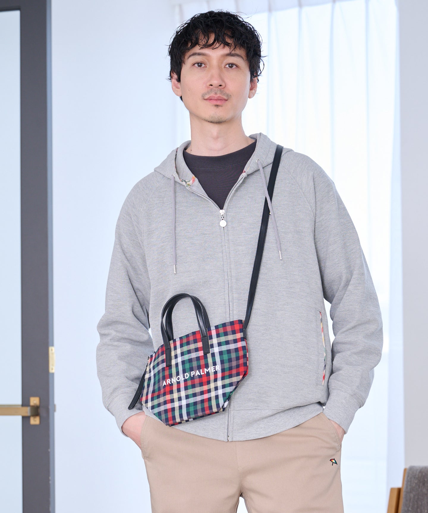 Arnold Palmer 2WAYコンパクト シェアサコッシュ